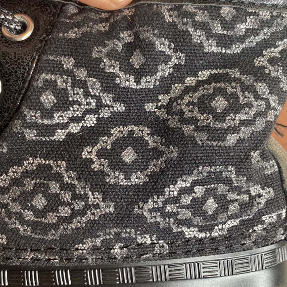 Youth Rain Booties, size 3, black & silver - Picture 9 of 10